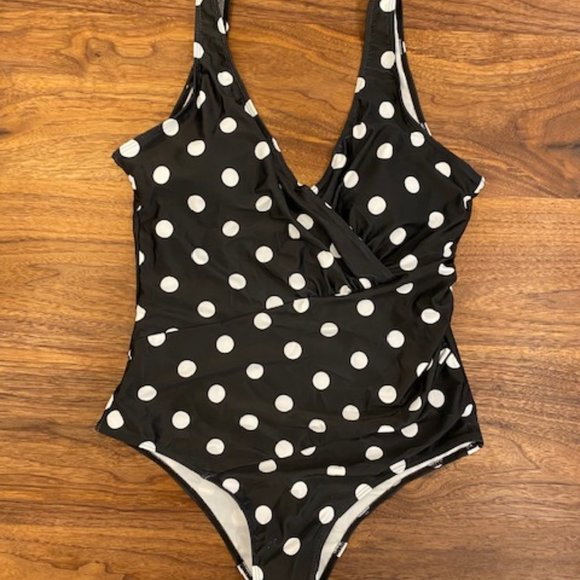 BLACK POLKA DOTS RUCHED ONE PIECE SWIMSUIT - Picture 4 of 4